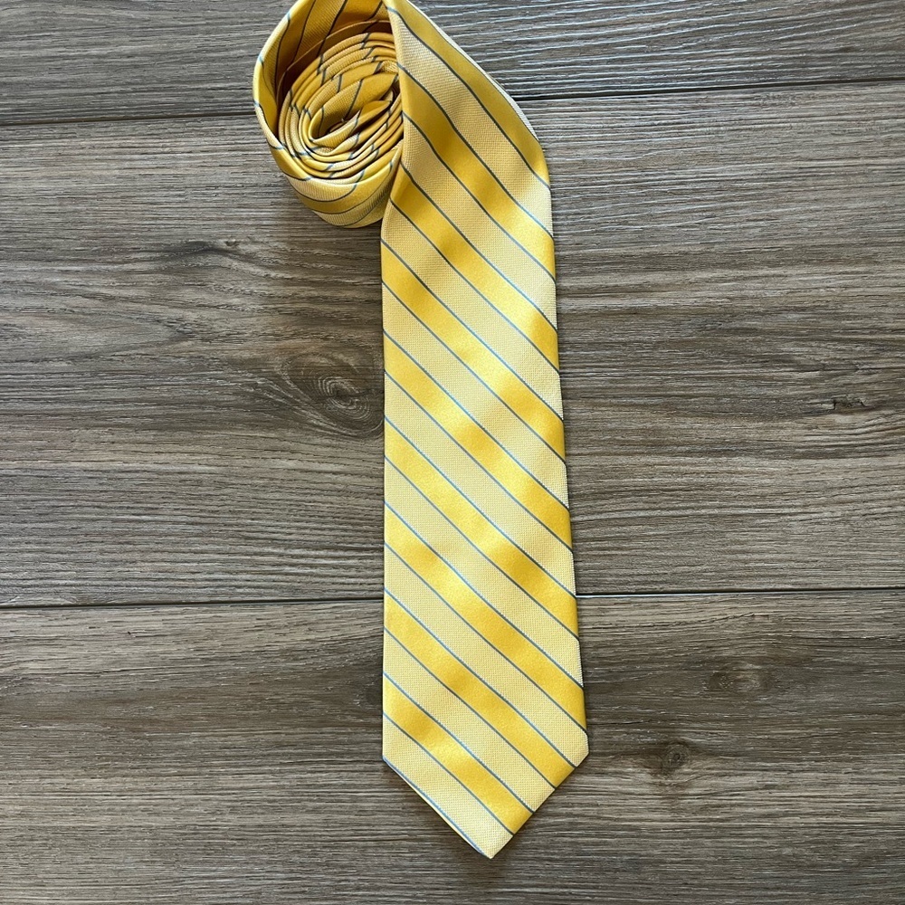 346 Brooks Brothers Yellow Striped Men's Silk Tie
